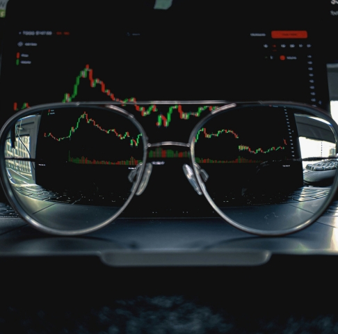 The old rules of income planning are breaking down. Here’s how an index-linked plan can complement guaranteed retirement income sources by adding another potential stream of income. 